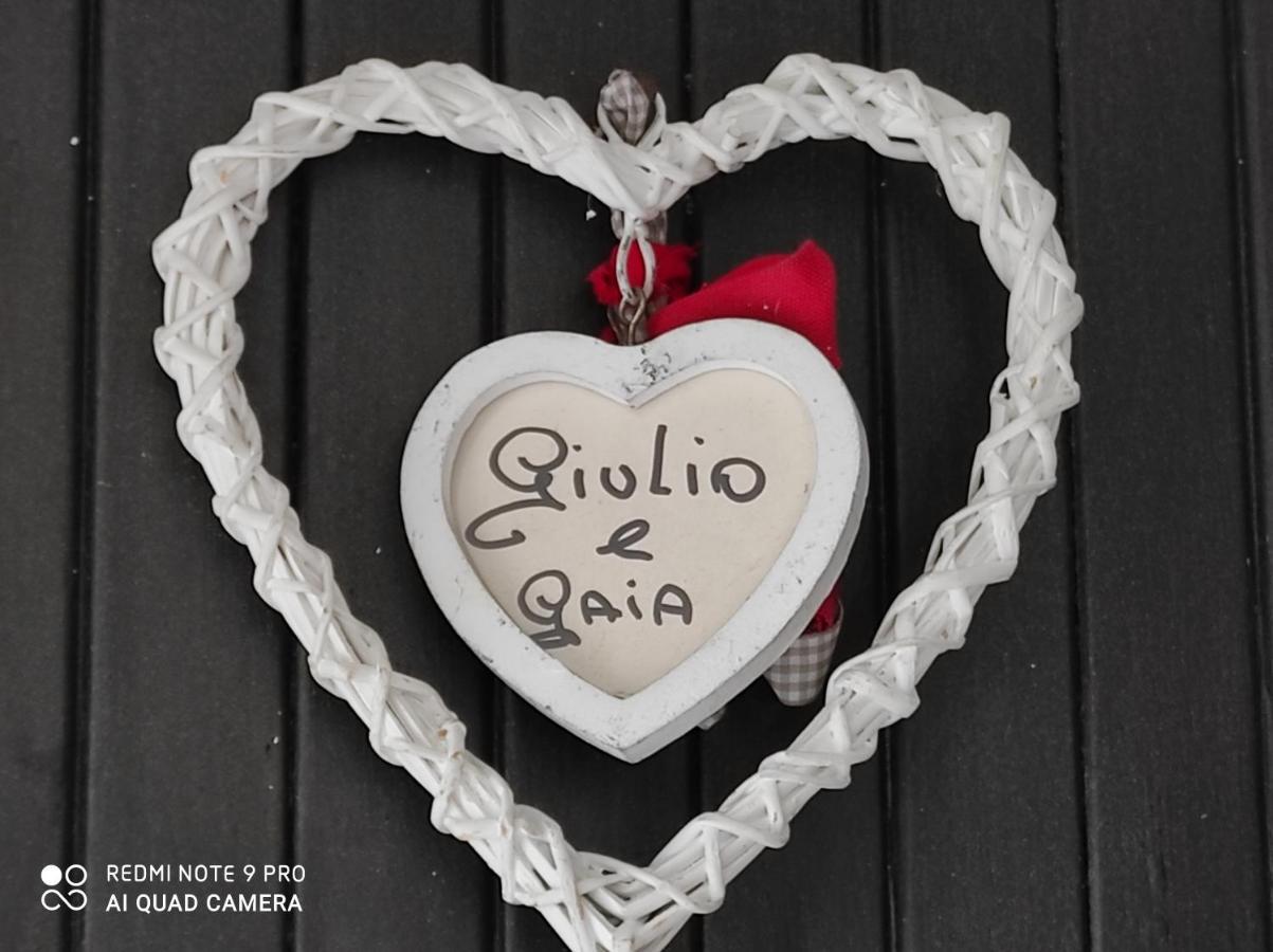 Beb Da Gaia E Giulio Acomodação com café da manhã Reno Di Leggiuno Exterior foto